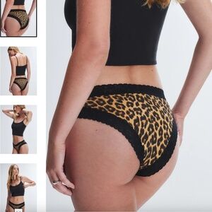 COTTON ESSENTIALS LACE-TRIM CHEEKY PANTY